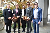 von links: Gunnar Geuter (LGL), Oberbürgermeister Sebastian Remelé, Geschäftsstellenleiterin Anja Lehmeyer, Landrat Florian Töpper, Dr. Till Beiwinkel (LGL) 